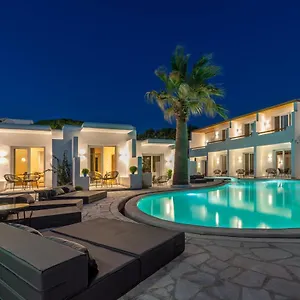 4* מלון Omnia Mykonos Boutique &